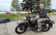 Cư dân Alaska bất ngờ được Tổng thống Putin tặng mô tô