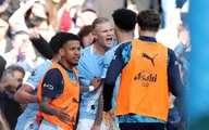 Haaland giúp Man City đánh bại Arsenal trận 'chung kết mùa', Liverpool giành 3 điểm phút 100