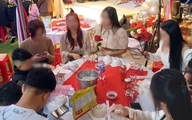 Tranh cãi tiền mừng cưới: 'Không đi cưới, không gửi phong bì với người lâu không gặp'