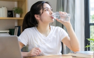 Luôn khát nước: Đừng bỏ qua những nguyên nhân này