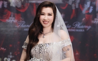 Vợ CEO của Akira Phan diện váy cưới khoe nhan sắc trẻ trung ở tuổi 38