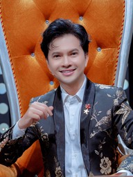 Nam ca sĩ có 3 bằng đại học, sống kín tiếng ở tuổi 40