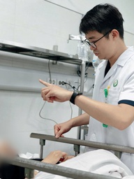 Mong có 'phép màu' đến với nạn nhân vụ lật xe chở đoàn thiện nguyện