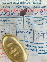 Xôn xao chuyện người phụ nữ bán 2 lượng vàng mua từ thời giá 500.000 đồng/chỉ