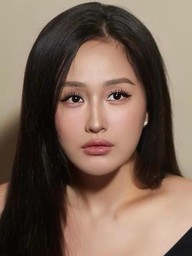 Showbiz 23.5: Mai Phương Thúy sau khi nhập viện cấp cứu; Ảnh hiếm của Quang Lê