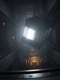 Thang máy rơi tự do khiến một người phụ nữ gãy cột sống