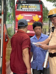 Hơn 1.000 tài xế 'ngã ngửa' vì bị CSGT TP.HCM phạt loạt lỗi quá quen