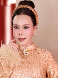 Việt Hương ra sao trước vụ nộp đơn tố cáo?