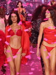 Hé lộ mức thù lao của các 'thiên thần' tại Victoria's Secret Fashion Show