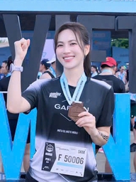Nhã Phương, Phương Anh Đào khoe nhan sắc trên đường chạy