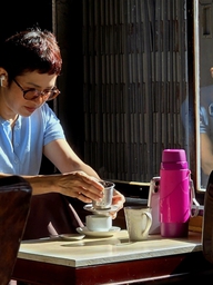 Đà Lạt không thiếu quán cà phê đẹp, sao Cà phê Tùng vẫn đông khách?