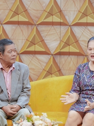 Cặp đôi 'nên duyên' nhờ sạp rau, tìm thấy hạnh phúc ở tuổi xế chiều