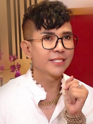 Long Nhật: Từ 'bà tám showbiz' đến ồn ào bị đề nghị truy tố 