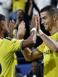 Động thái đặc biệt của Ronaldo sau pha ghi bàn giúp Al Nassr thắng đậm và tin đồn bị treo giò