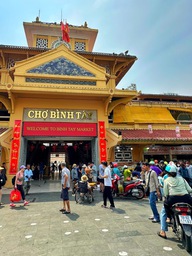 Trưa 27 tết, chuyện lạ chợ Bình Tây: Tiểu thương đóng sạp vì… 'không còn gì bán'