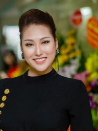 Phi Thanh Vân nói lý do chưa tổ chức đám cưới với bạn trai doanh nhân