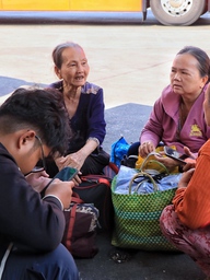 Chiều mùng 6 tết nhiều người 'ngược dòng' từ TP.HCM về miền Tây… ăn tết, vì sao?