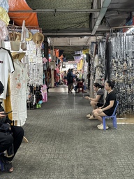 Từng đắt ngang nhà phố, giá sạp chợ Phạm Văn Hai giờ gây sốc: Lối đi thênh thang mùa tết