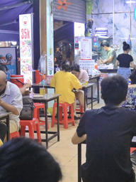 Thưởng tết bằng vàng 5 năm liền, chủ quán bún bò TP.HCM năm nay còn 'chơi lớn'?