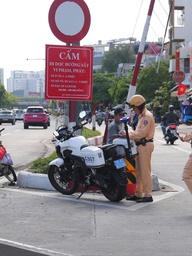 Bị CSGT TP.HCM thổi phạt, nhiều người ngỡ ngàng mới biết mình mắc lỗi này