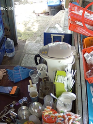 Thực hư vụ mẹ xin nước nóng pha sữa cho con ở Thảo Cầm Viên Sài Gòn