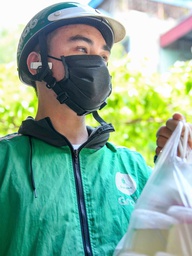 'Chóng mặt' vì phí ship và đồ ăn tăng giá