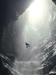 Phát hiện hang dài hơn 500 m trong rừng Phong Nha - Kẻ Bàng