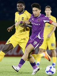 Đua trụ hạng V-League đảo chiều ngoạn mục