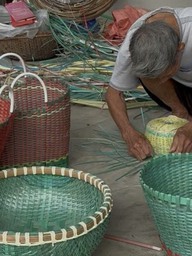 Thợ đan giỏ U.100 bỗng dưng nổi tiếng mạng xã hội