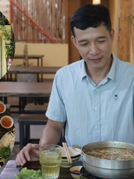 Quán xứ Nẫu ở TP.HCM giữ vị quê, món yaourt chấm muối gây tò mò
