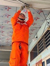 Những con người đã giữ cho thành phố này sáng mãi
