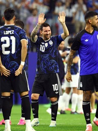‘Ông trời’ khéo sắp lịch, Messi phá tiếp 2 kỷ lục World Cup đúng ngày Ronaldo ‘biến mất’