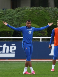 ‘Biến căng’ bao trùm đội tuyển Pháp, Mbappe bất mãn rời sân tập