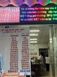 Đang đi cắt sầu riêng thì phát hiện trúng đặc biệt 5 tờ xổ số miền Nam