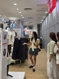 UNIQLO đầu tiên ở Đà Nẵng chưa khai trương đã hút khách đến chờ 'săn sale'