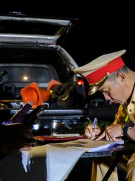 Có bằng lái vẫn bị phạt như không có bằng: Lý do nhiều tài xế không ngờ