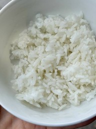 Cơm nguội có thật sự giúp kiểm soát đường huyết?