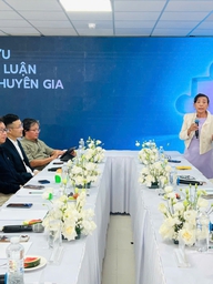 Nhiều cha mẹ hoảng loạn khi thấy con cao, mọc mụn, ngực nhú... sự thực bất ngờ
