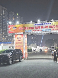 Chợ đêm mở nhạc lớn, cư dân chung cư TP.HCM: 'Đóng kín cửa vẫn rung bần bật'