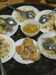 Quán bánh Huế hơn 50 năm, ngày lễ đông khách phải treo bảng 'hết bánh, hết bàn'