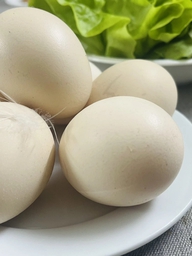 Người cholesterol máu cao và tăng huyết áp ăn được trứng không?