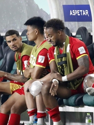 Khổ như Xuân Son: Đã chấn thương còn phải đi thử doping cùng Hoàng Đức