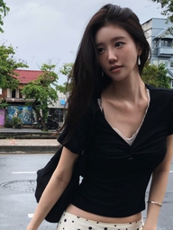 Chân váy cổ điển trở lại, diện đi làm đi chơi đều đẹp