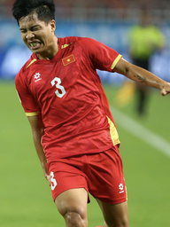 Đội tuyển Việt Nam buộc phải chia tay hậu vệ số 1 Văn Vĩ tại FIFA ASEAN Cup, ông Kim đau đầu