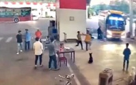 TP.HCM: Mâu thuẫn vì tranh giành khách, nhân viên nhà xe đánh nhau