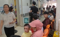 Bệnh nhi nhập viện tăng mạnh ở Huế, cảnh báo trẻ sốt cao khó hạ