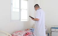 Ăn nấm lạ tưởng là nấm mối, 3 người bị ngộ độc