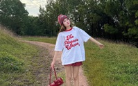 Phá vỡ sự đơn điệu với áo oversized đầy ngẫu hứng