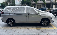 Đỗ ô tô dưới mưa dài ngày, cần lưu ý gì khi dùng bạt che xe?