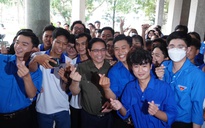 Thủ tướng Chính phủ tiếp xúc hơn 700 cử tri trẻ TP.Cần Thơ